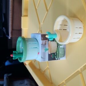 💛TWO SINK STRAINERS, WITH COLLAPSIBLE BOTTOMS